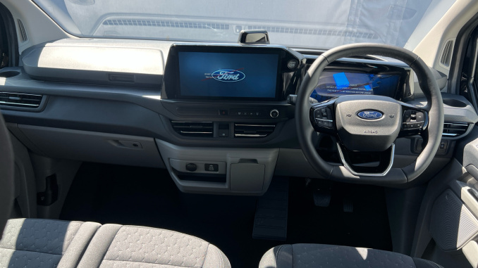 Ford Transit Custom 320 L1 Diesel Fwd 2.0 EcoBlue 170ps H1 Double Cab Van Limited Auto - Image 10